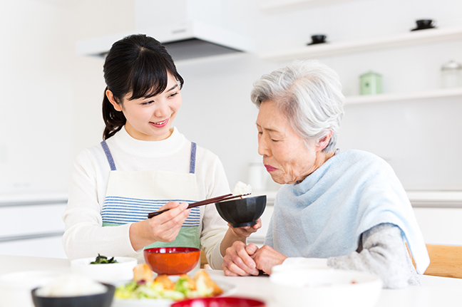 口腔ケアで予防する嚥下障害-口腔期 食物の送り込み-