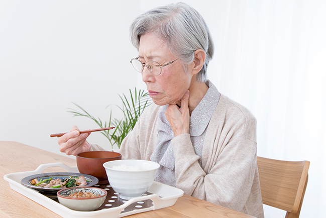 口腔ケアで予防する嚥下障害 -咽頭期 食物の飲み込み-